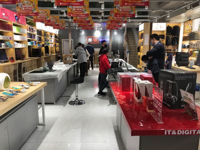 助力城市經(jīng)濟(jì)活力復(fù)蘇 全國(guó)多地京東電腦數(shù)碼專賣店恢復(fù)營(yíng)業(yè)，電子產(chǎn)品銷售回暖